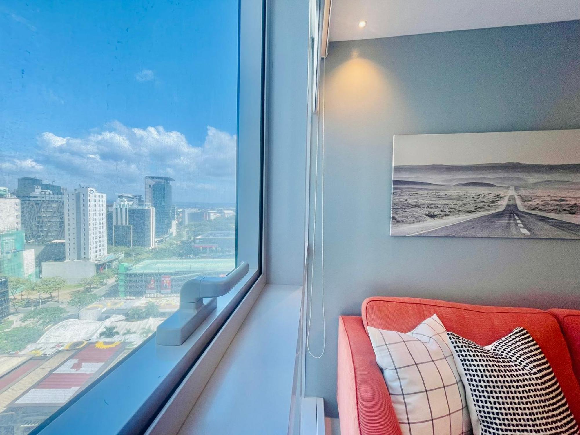 Uptown Parksuites Bgc Taguig Exterior photo